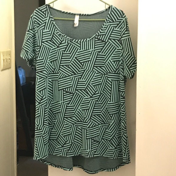 LuLaRoe Tops - LuLaRoe☀️High-low aquamarine tee